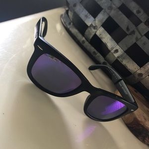 Black ray bans folded